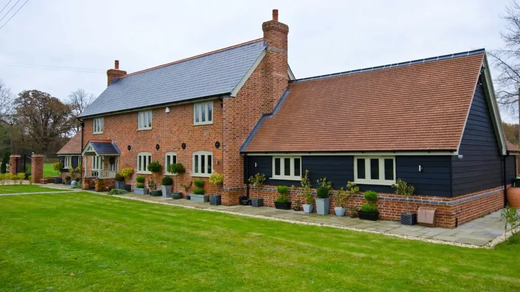 Hip-to-gable conversion, Guildford